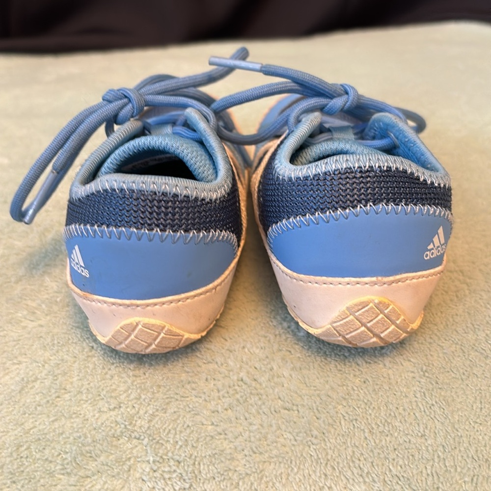 Adidas outdoor soft sneaker size 6.5 - Picture 4 of 5
